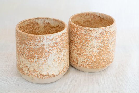 Handless stoneware mugs in Golden spice